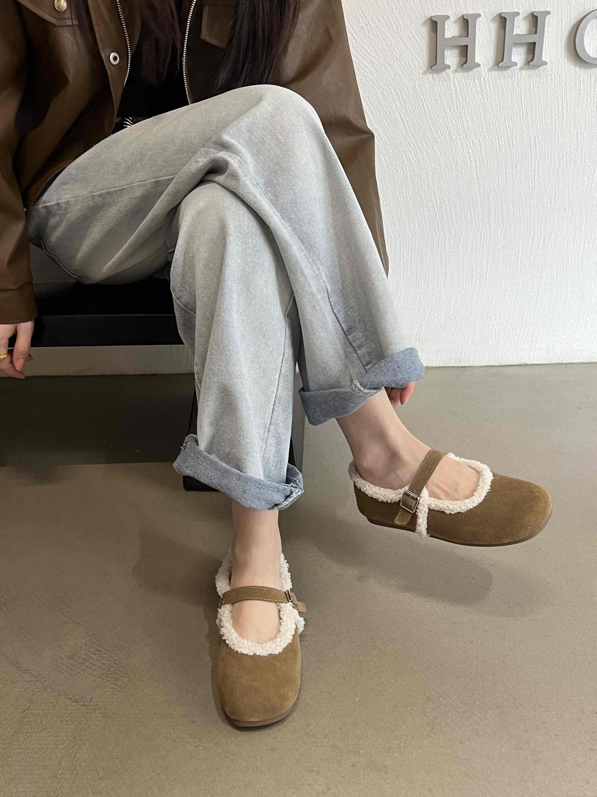 2024 New Winter Retro Mary Jane Cotton Shoes Women Plush Loafer Flat Fur-lined Grandma Shoes - Image 2