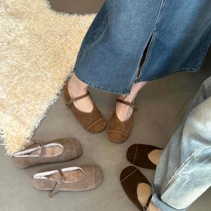 SIZHUONI Vintage Retro Mary Jane Fur Shoes Women 2024 New Winter Warm Lined Buckle Shoes Casual Loafers