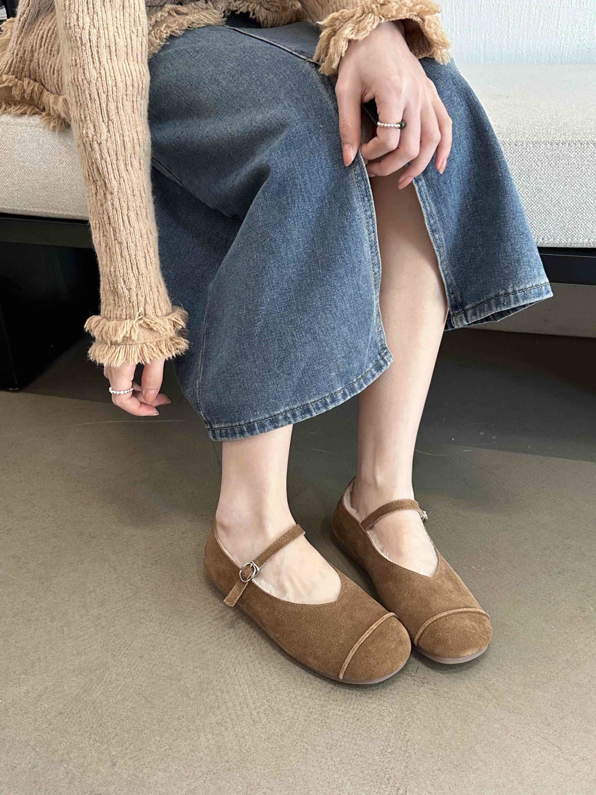 SIZHUONI Vintage Retro Mary Jane Fur Shoes Women 2024 New Winter Warm Lined Buckle Shoes Casual Loafers - Image 2