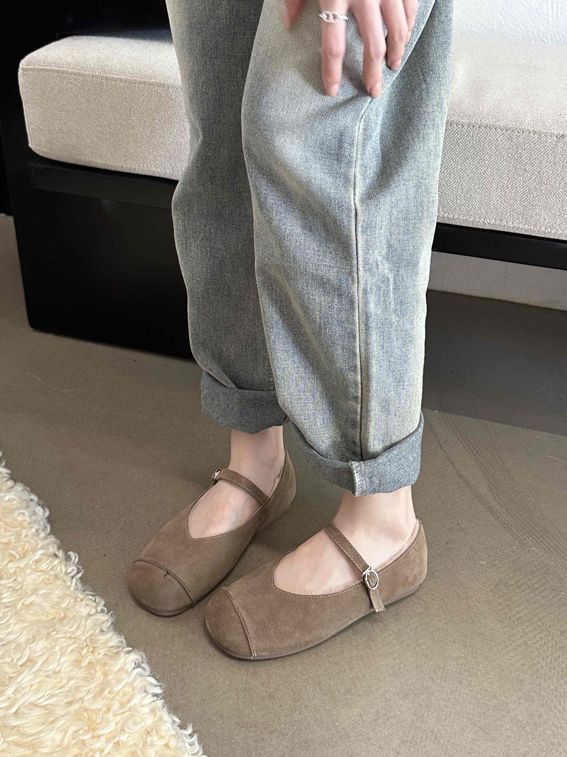 SIZHUONI Vintage Retro Mary Jane Fur Shoes Women 2024 New Winter Warm Lined Buckle Shoes Casual Loafers - Image 3
