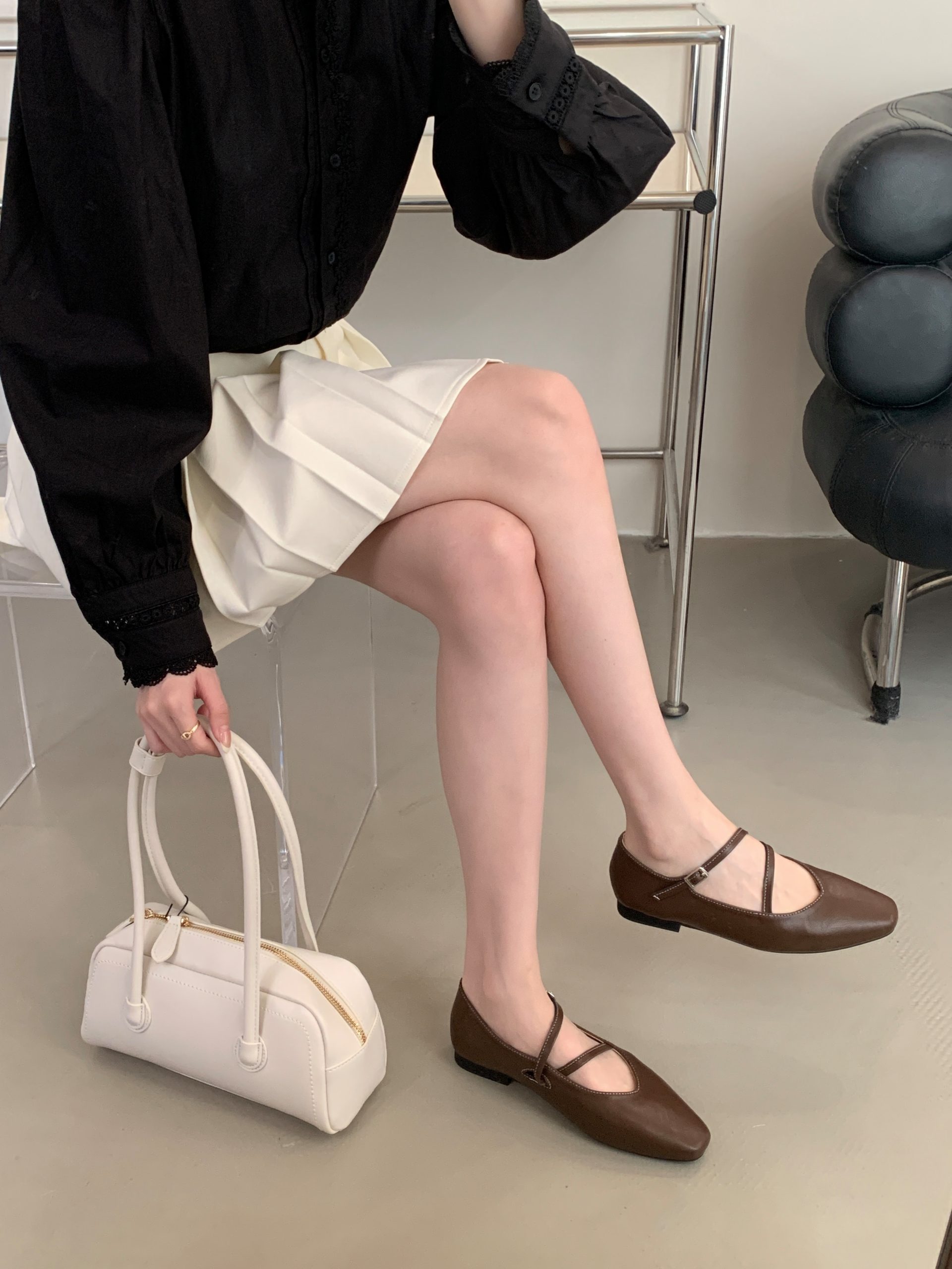 2025 Spring New French Square Toe Low Heel Mary Jane Shoes for Women Cross Strap Vintage Casual - Image 4