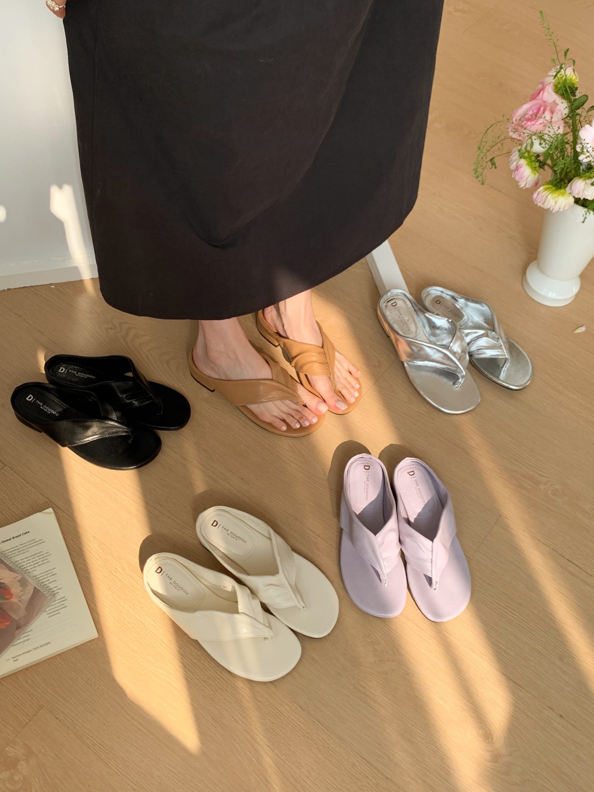 Korean Minimalist Round Toe Lace Flip Flops Women 2026 New Soft Sole Vacation Beach Slippers - Style 662bd7
