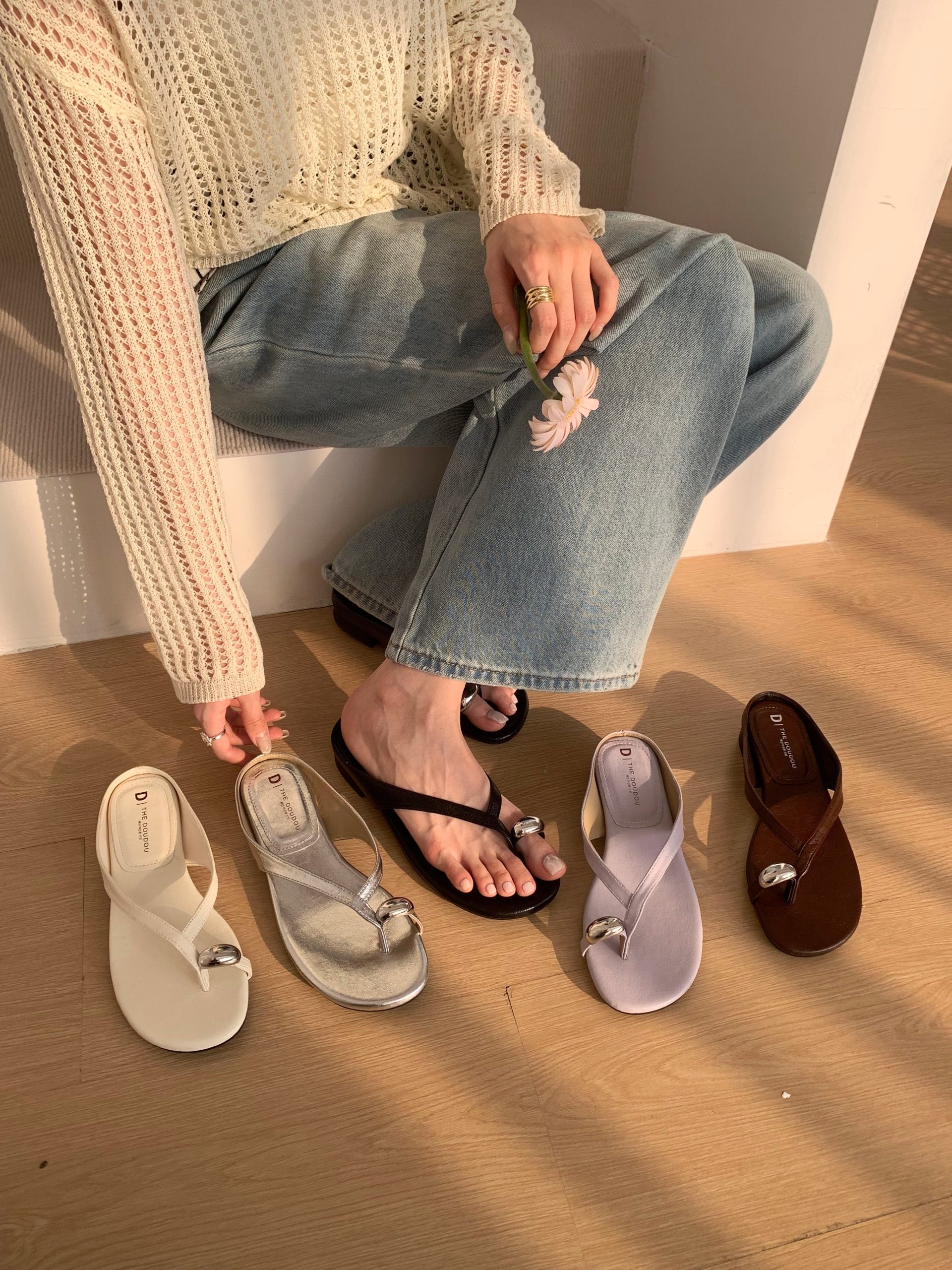 Korean Minimalist Round Toe Lace Flip Flops Women 2026 New Soft Sole Vacation Beach Slippers - Style 68511a